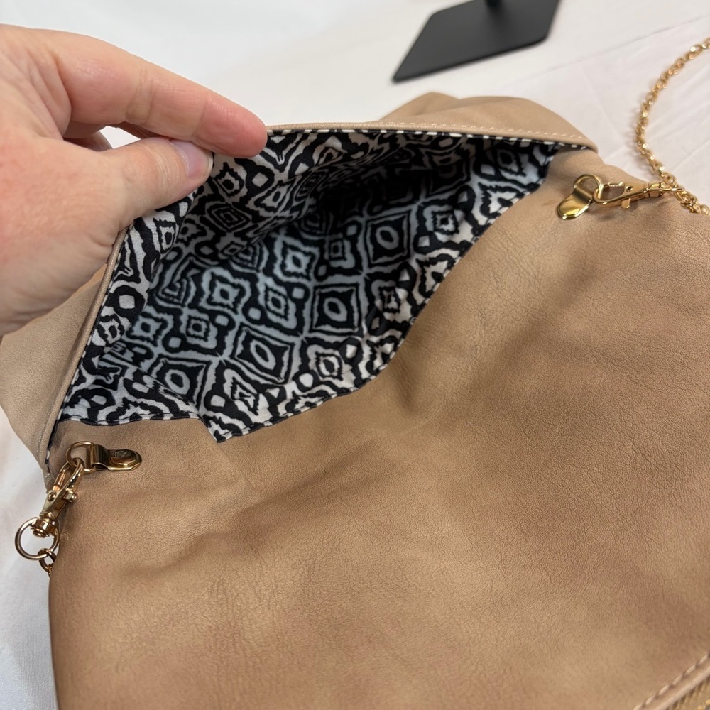 Urban Expressions Vegan Leather Woven Clutch Crossbody Taupe - Picture 5 of 13